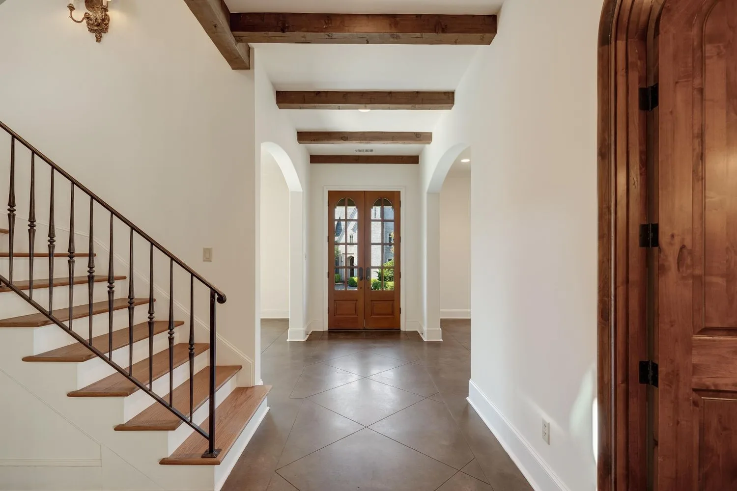 Architectural exterior of a custom home for Mississippi residential planning article